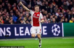 开云体育中国-法兰克福队球员拼尽全力，争取每一分的简单介绍