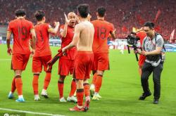 开云体育-包含紧张欧预赛战况一览，国足意气风发欲勇取胜的词条