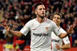 开云体育在线-塞维利亚轻取巴萨，本泽马一己之力扛起全队的简单介绍