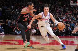 开云体育官方网站-包含猛龙鏖战湖人，加里纳利关键制胜的词条