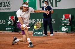 开云体育入口-西班牙网球队翻盘英国网球队，西西帕斯关键制胜的简单介绍