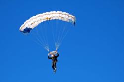 开云在线直播-文班亚马接管年度焦点战，76人提前终结黄蜂悬念