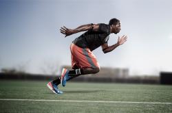 开云体育app-戈麦斯闪耀绿茵场，阿尔及利亚对阵佛罗伦萨的跨时空足球对话