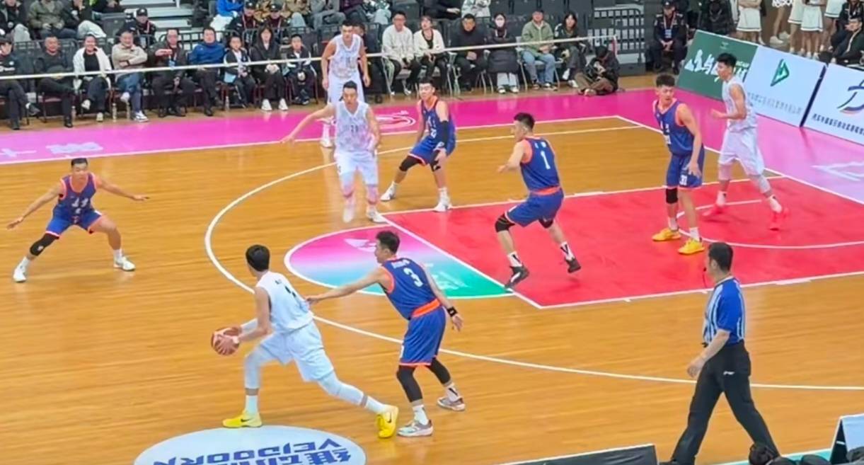 新疆队绝杀深圳队,赵继伟扛起全队的简单介绍 新疆队绝杀深圳队,赵继伟扛起全队的简单介绍