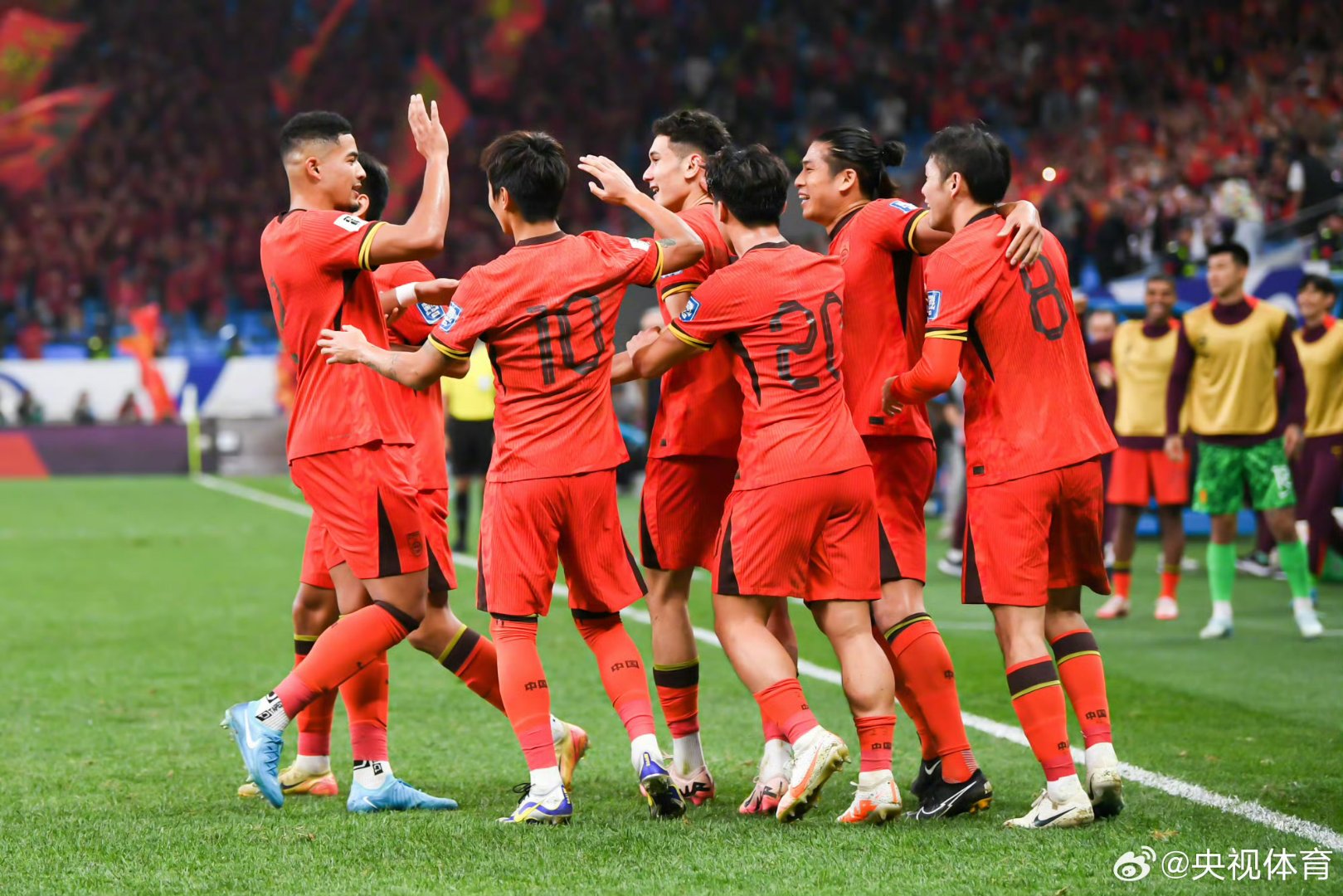 豪门再度对垒：国内足球联赛激烈角逐的简单介绍