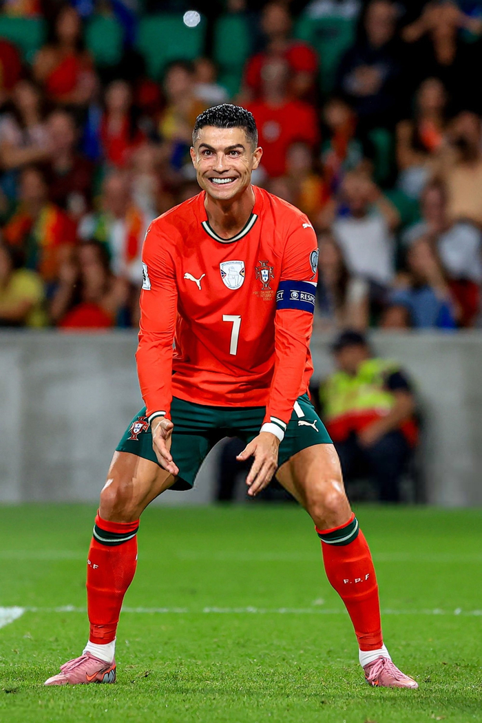 克里斯蒂亚诺罗纳尔多助葡萄牙