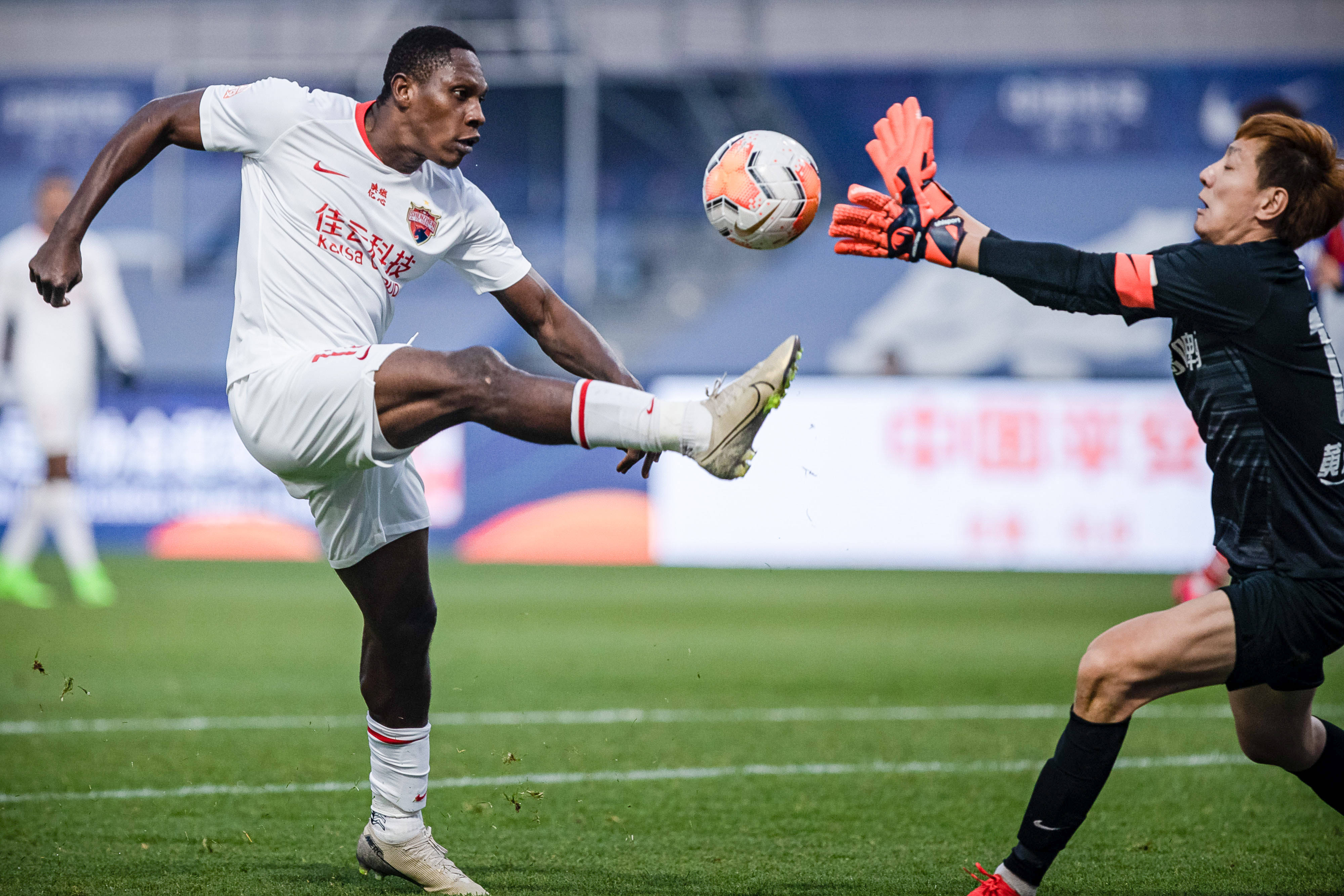 关于深圳佳兆业表现亮眼，积极冲击中超前八的信息