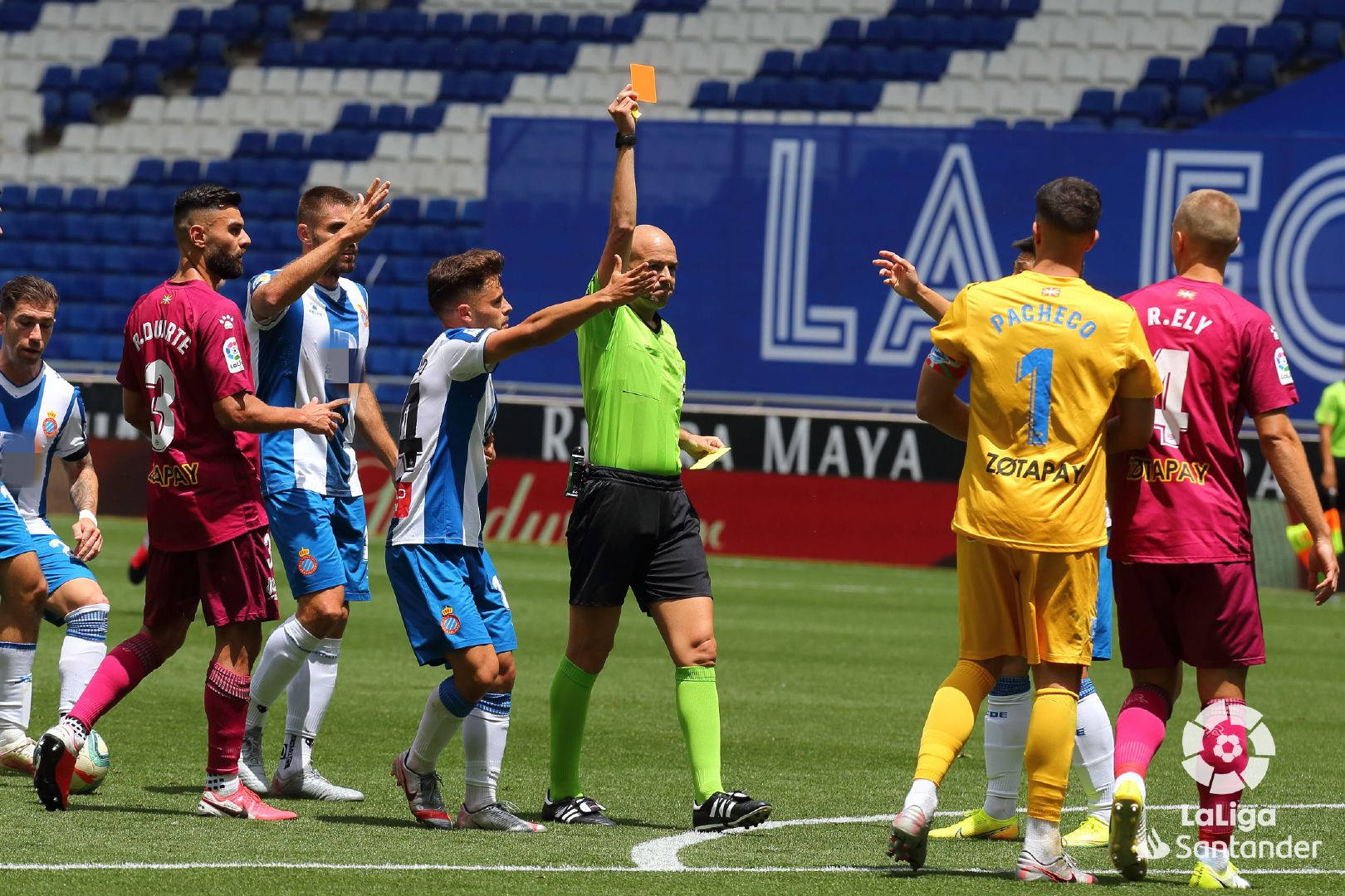 关于卡昂队员争分夺秒，希望在下场比赛中获胜的信息