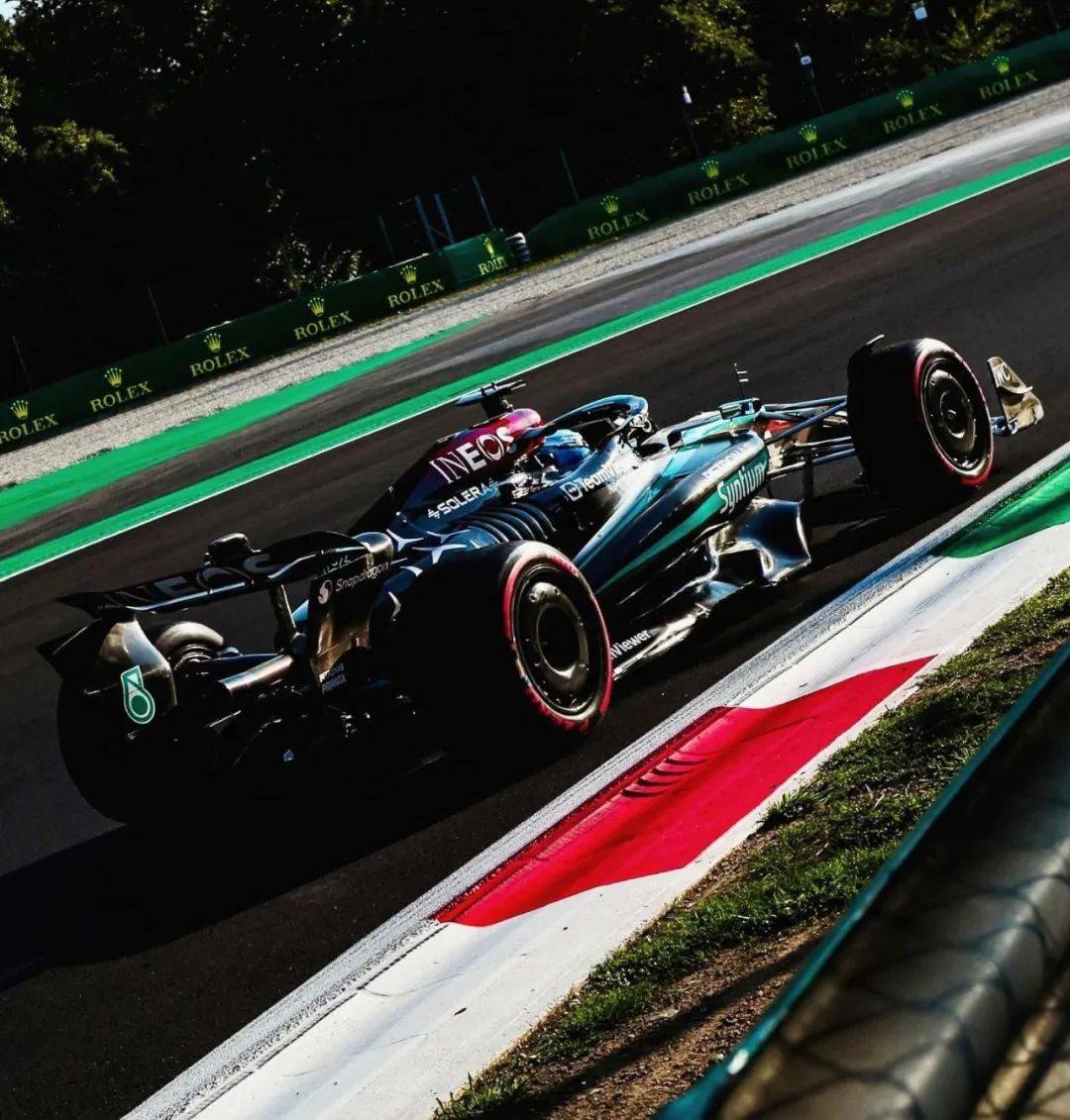 包含迈凯伦逆转阿斯顿马丁，佩雷兹统治全场的词条