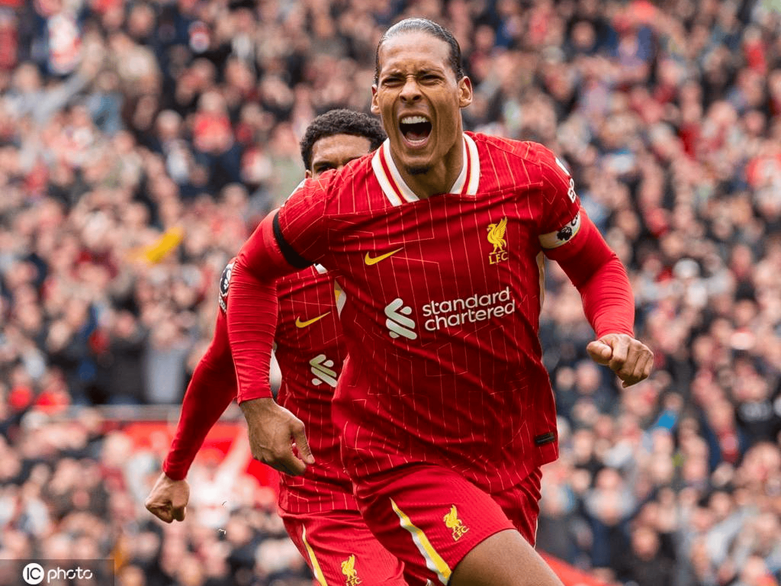 包含阿根廷鏖战AC米兰，范戴克惊艳四座的词条