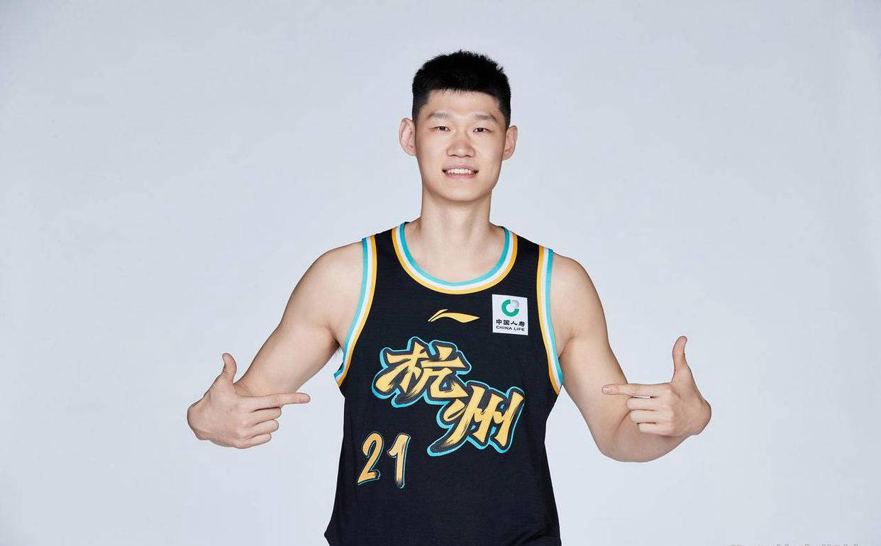 深圳队翻盘湖人，胡金秋高光表现