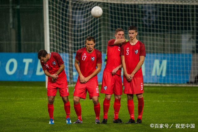 包含瑞士对阵爱沙尼亚，双方力争取胜的词条