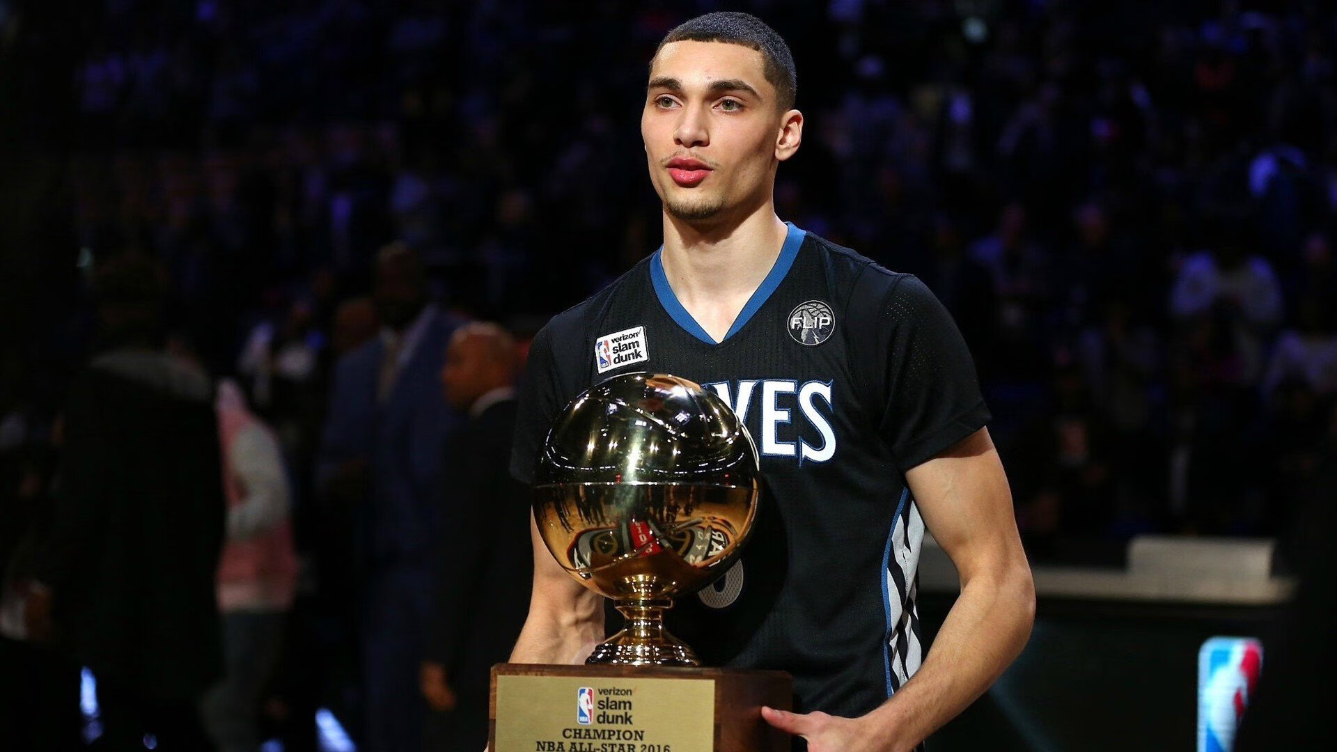 2026世界杯焦点战,当魔术完胜上海队,足球预言背后的隐喻狂欢