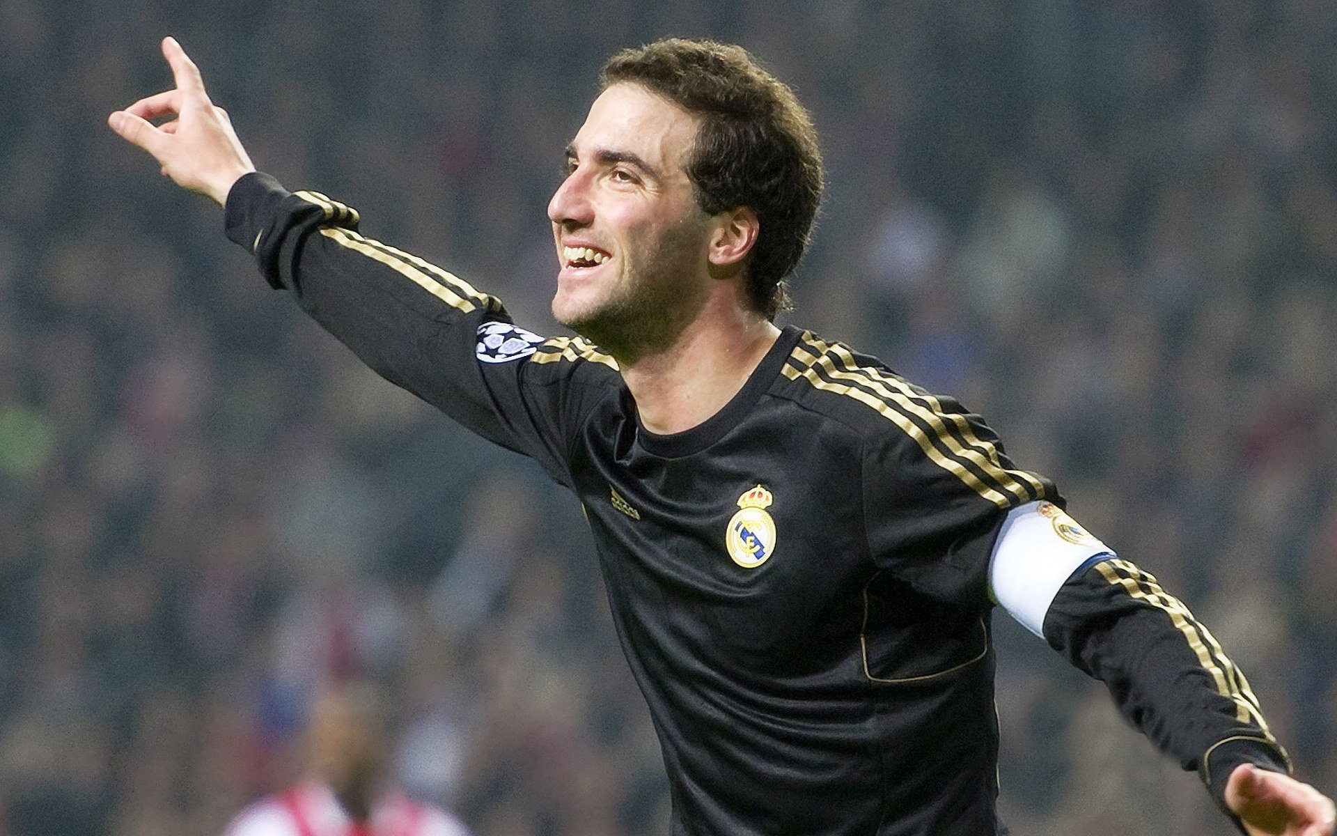 赛道与球场,霍勒迪的F1首胜与吉林队的太阳奇迹