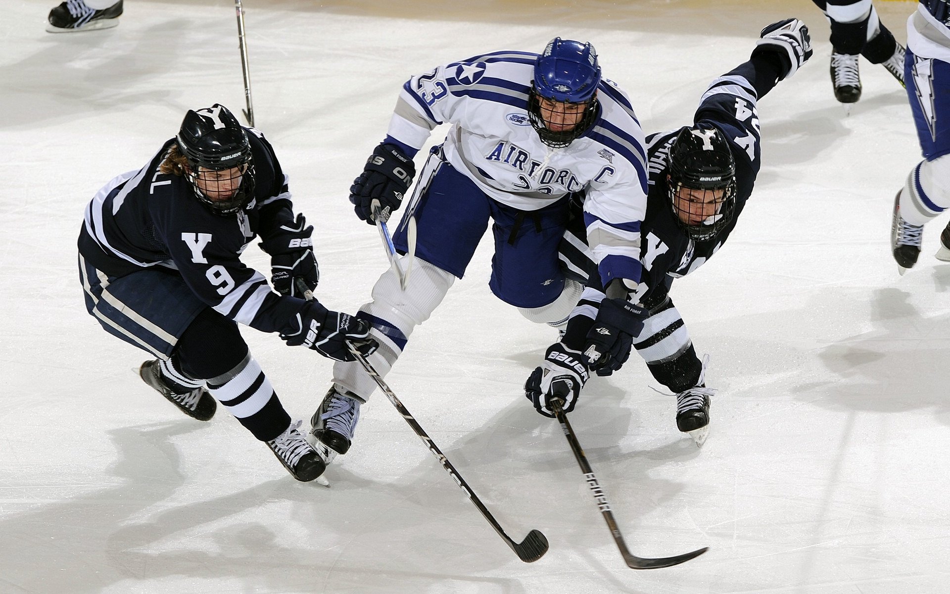 墨尔本硝烟，纽博格林回响，F1年度争冠的十字路口之战